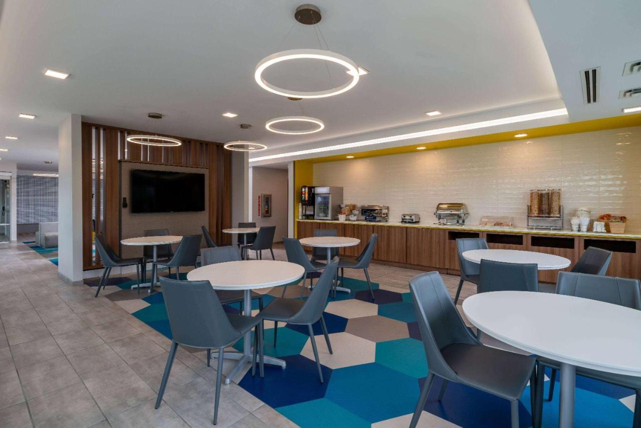 Microtel Inn & Suites By Wyndham Winchester Exterior foto