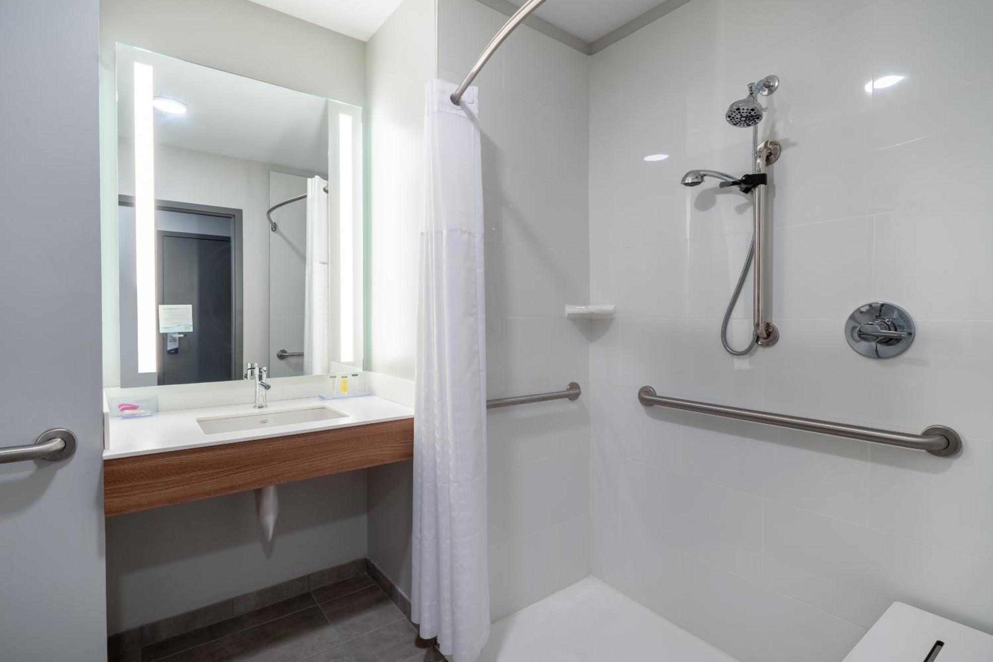 Microtel Inn & Suites By Wyndham Winchester Exterior foto
