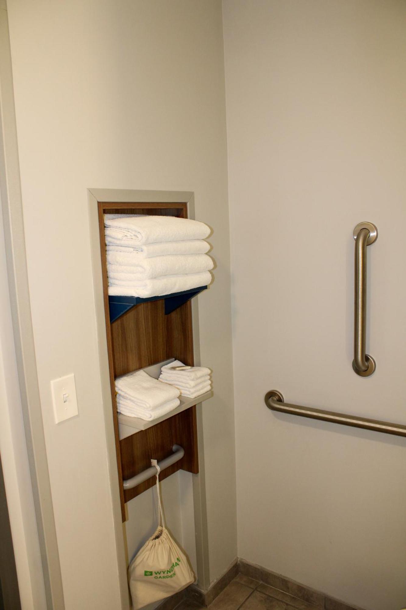 Microtel Inn & Suites By Wyndham Winchester Exterior foto